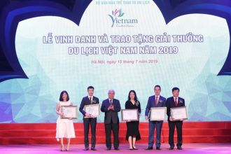 FLC Group won a "double" win at Vietnam Tourism Award 2019