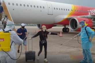 Hướng dẫn y tế cho hành khách nhập cảnh Việt Nam đường hàng không 