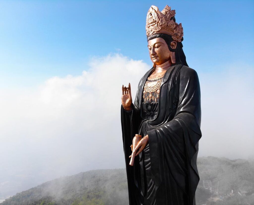 Tượng Phật Bà Núi Bà Đen